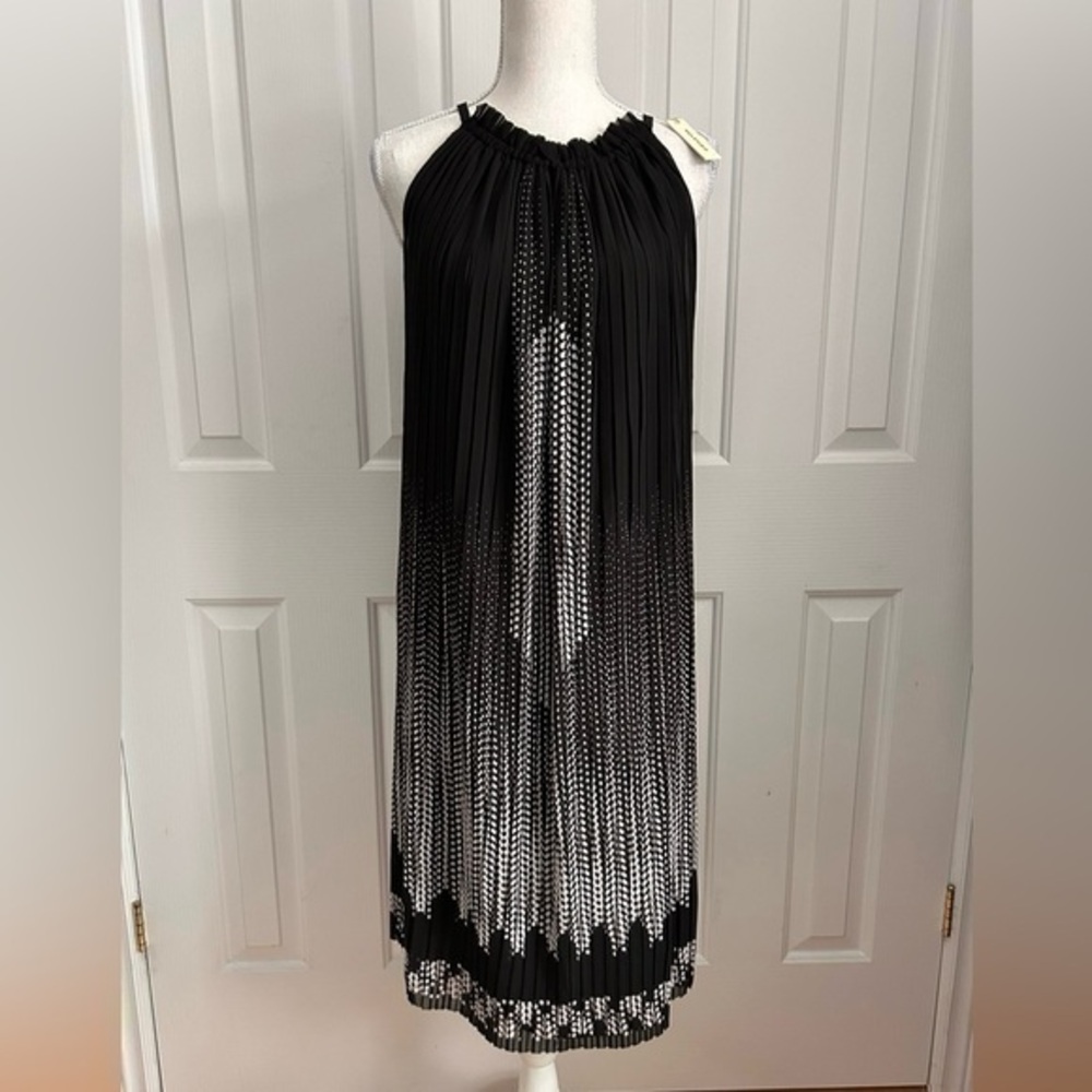 NWT MAX STUDIO Maxi, Sleeveless, Pleated, Polka Dots, Dress, Black & White Large
